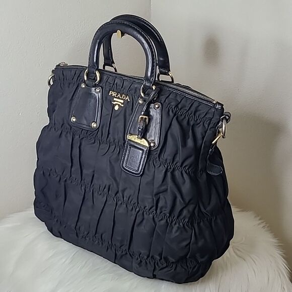 💯 Authentic Two-way Prada  Handbag 🍀 - Picture 7 of 17